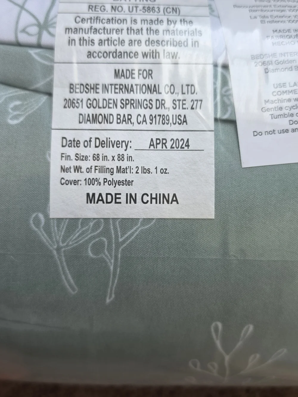 NEW Reversible twin Comforter Set in Sage Green